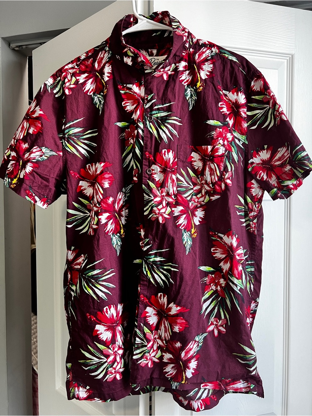 Men’s Aeropostale Burgundy Floral Button-Down Shirt with Red and White Size L